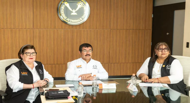 Imparte UAT talleres de actualización e innovación a sus docentes