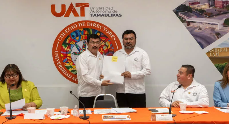 Reconoce Rector excelencia académica de egresados UAT en EGEL