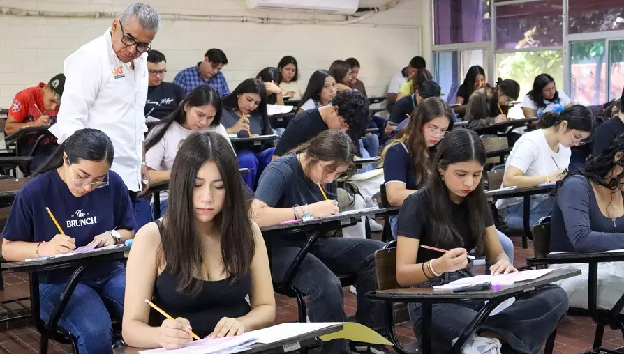 Aspirantes a ingresar a la UAT presentan examen CENEVAL