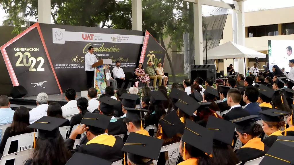 Entrega la UAT en la UAM-Mante nuevos profesionales de la salud y la educación