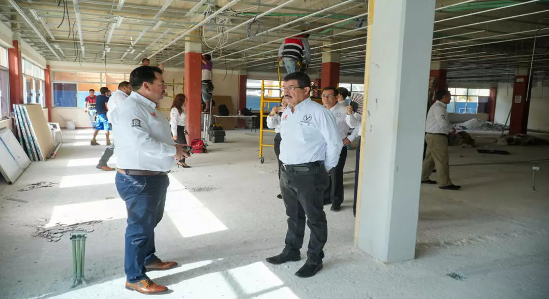 Rector de la UAT supervisa avances de obras de remodelación en la Facultad de Derecho Victoria