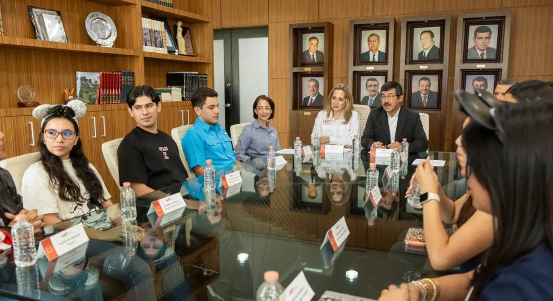 Afianza UAT movilidad internacional de estudiantes en el programa Disney 2026